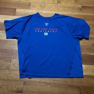 ⭐️SALE ⭐️ 2XL men’s New York giants shirt